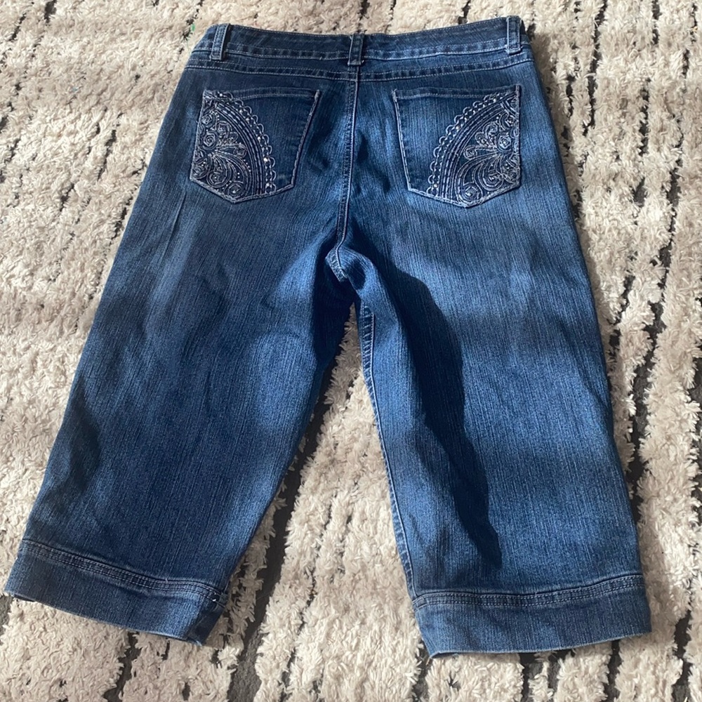 2000’s y2k denim capris with embroidered design and rhinestones size 10 in women